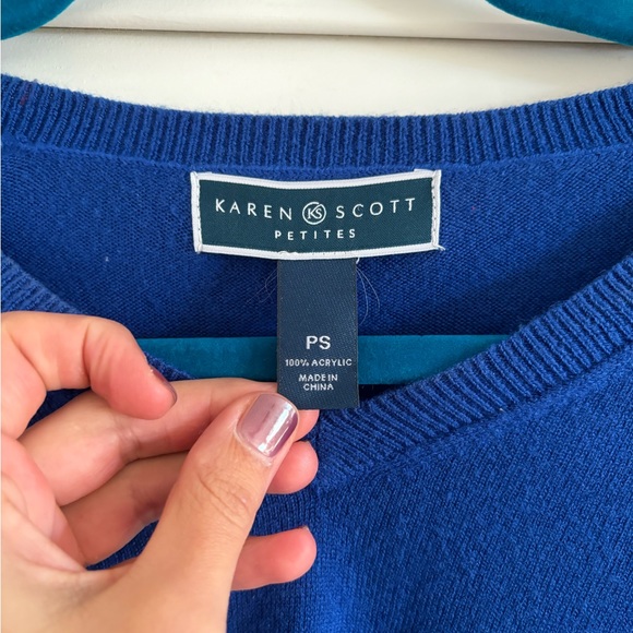 Blue pullover sweater in size petite small - Picture 4 of 4